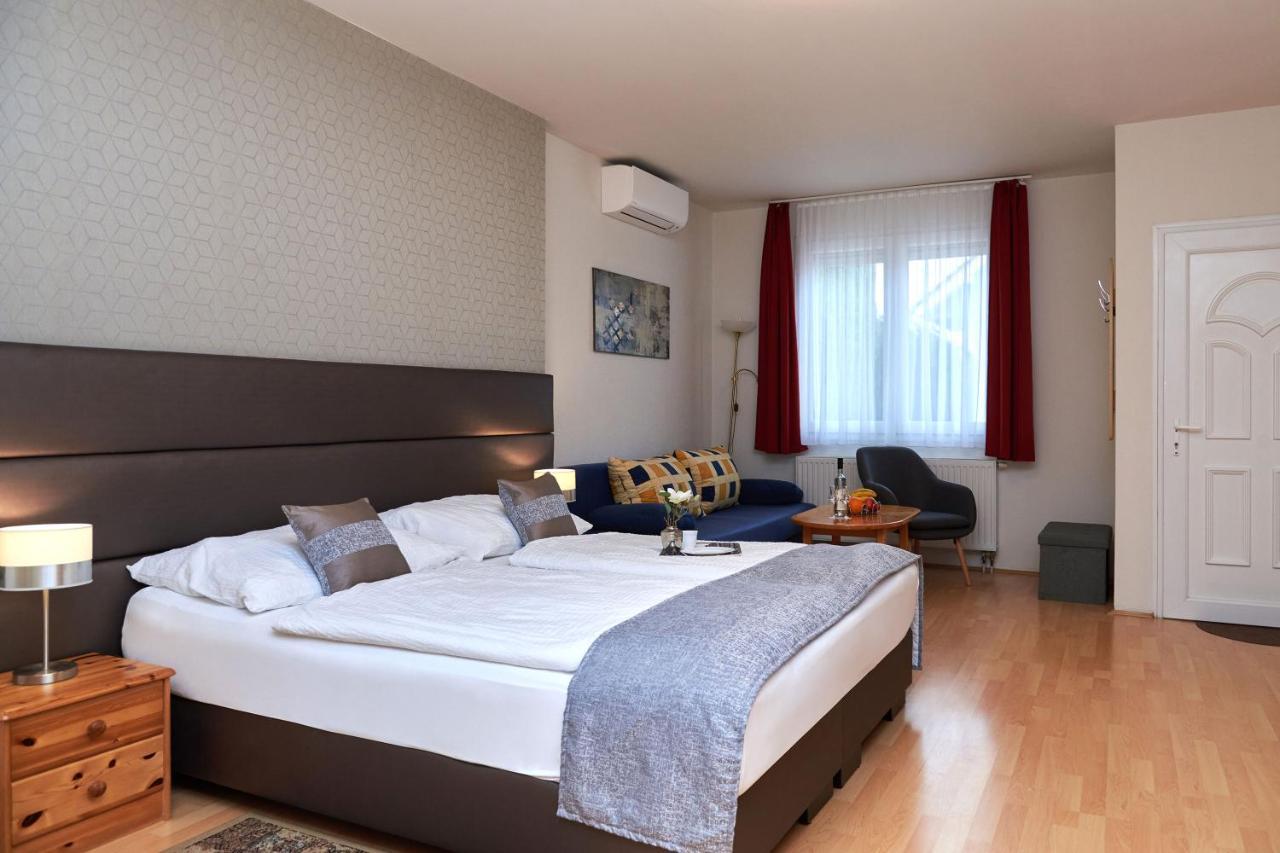 Apartman Brigitte Buekfuerdo Exteriör bild