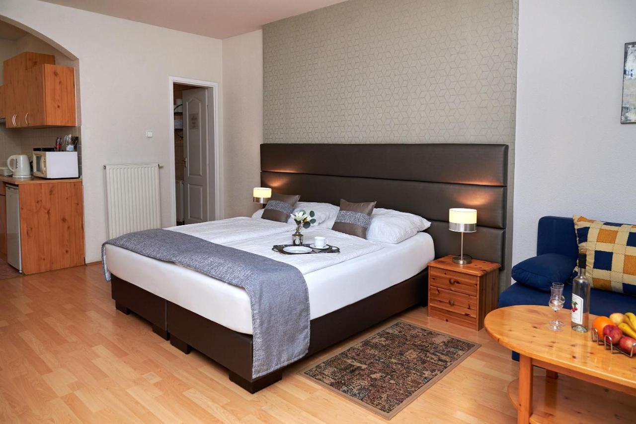 Apartman Brigitte Buekfuerdo Exteriör bild