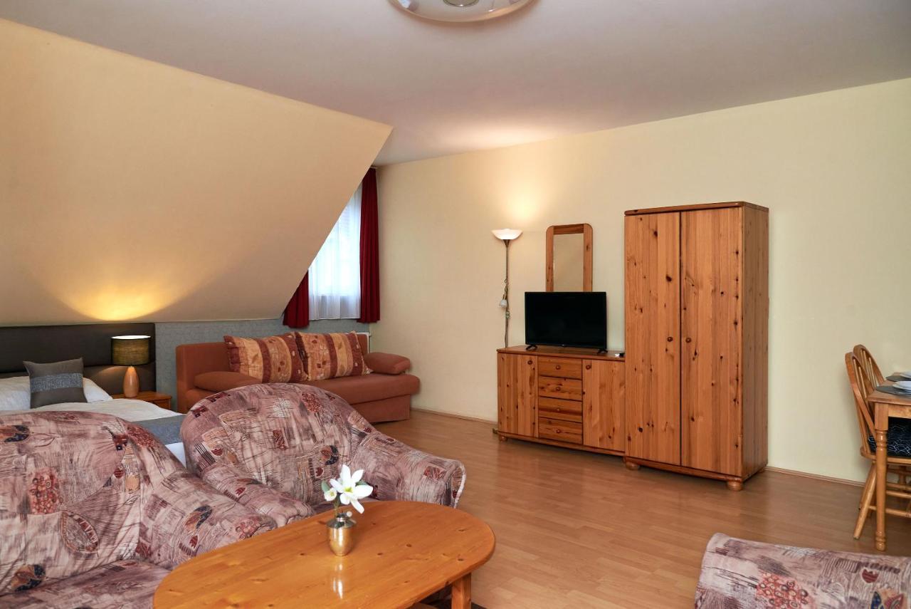 Apartman Brigitte Buekfuerdo Exteriör bild
