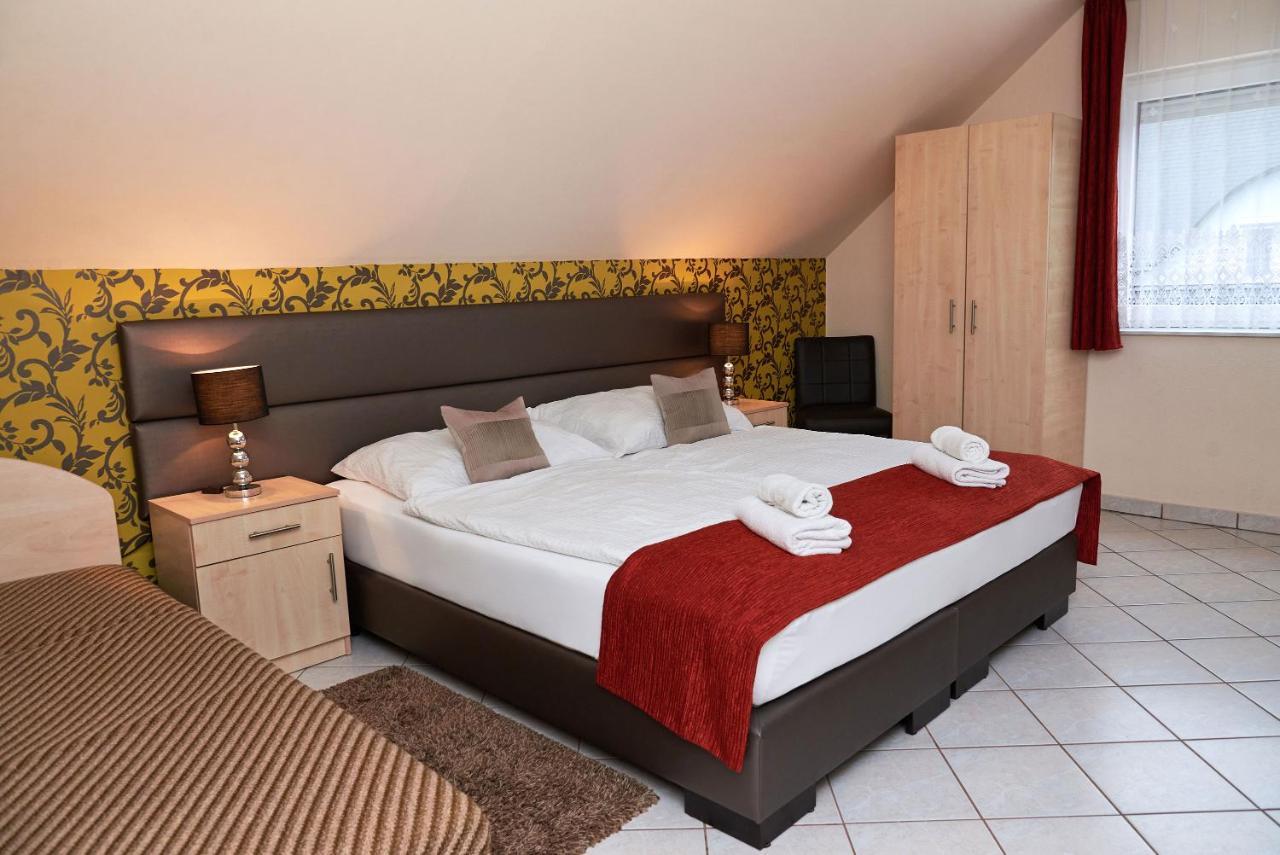 Apartman Brigitte Buekfuerdo Exteriör bild