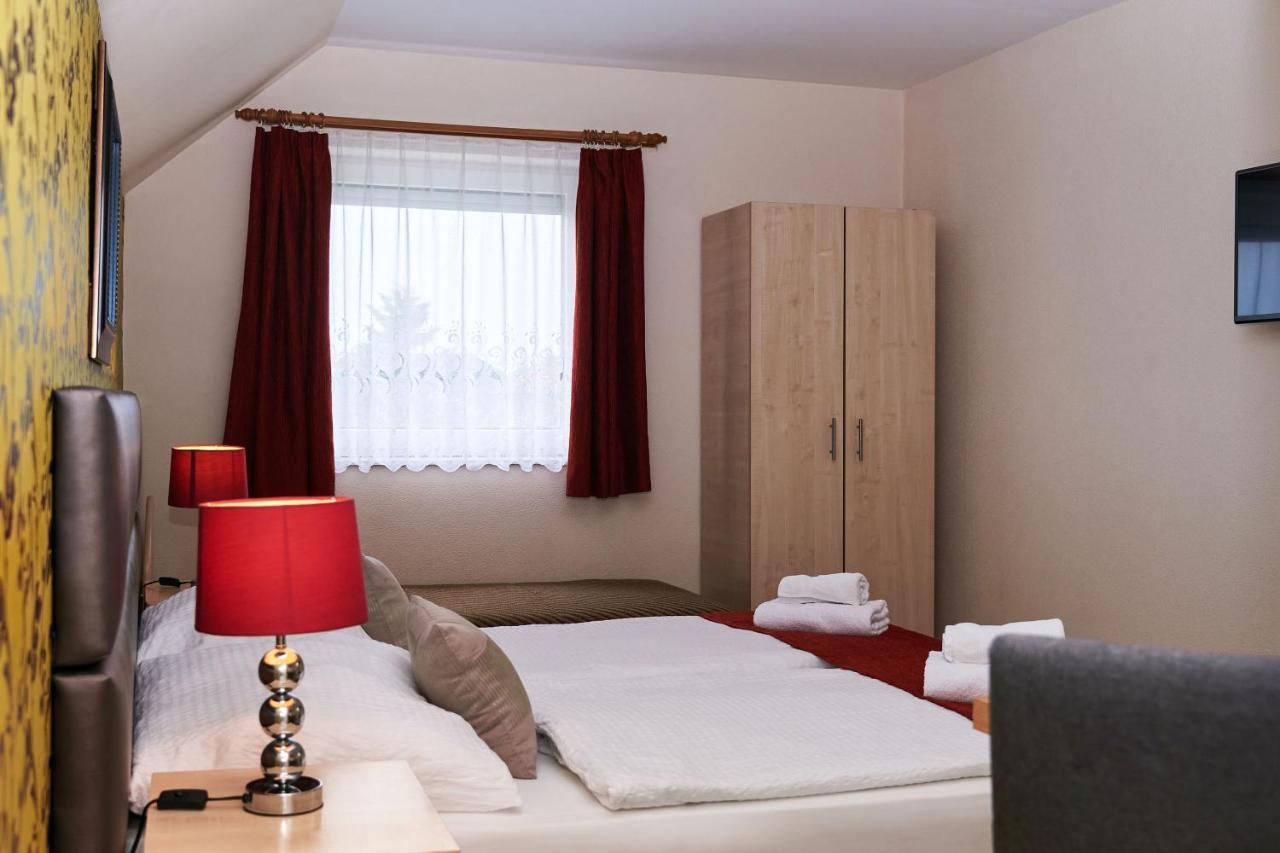Apartman Brigitte Buekfuerdo Exteriör bild