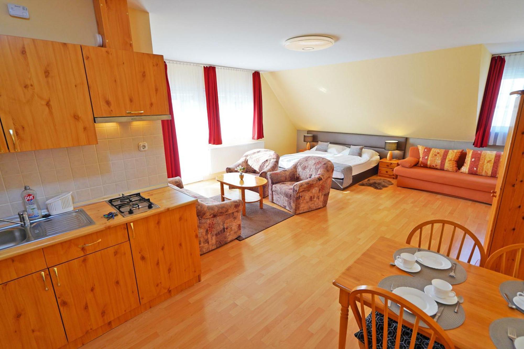 Apartman Brigitte Buekfuerdo Exteriör bild