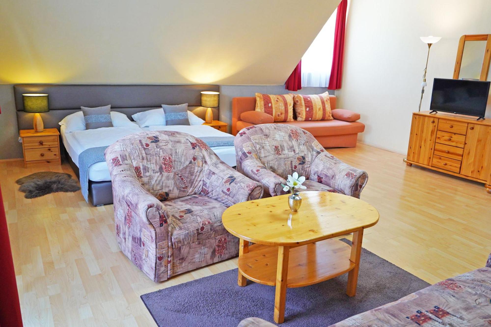 Apartman Brigitte Buekfuerdo Exteriör bild